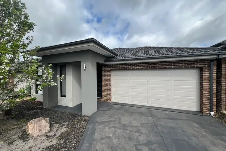 33 Bona Vista Rise, Clyde VIC 3978