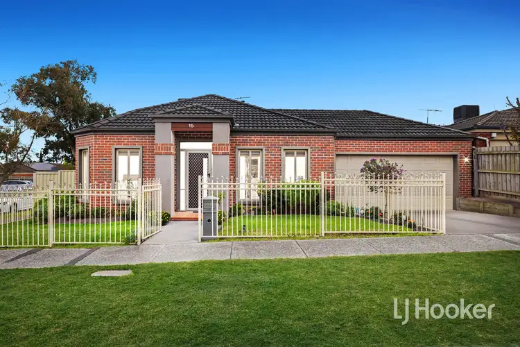 15 Glenbrook Crescent, Lynbrook VIC 3975