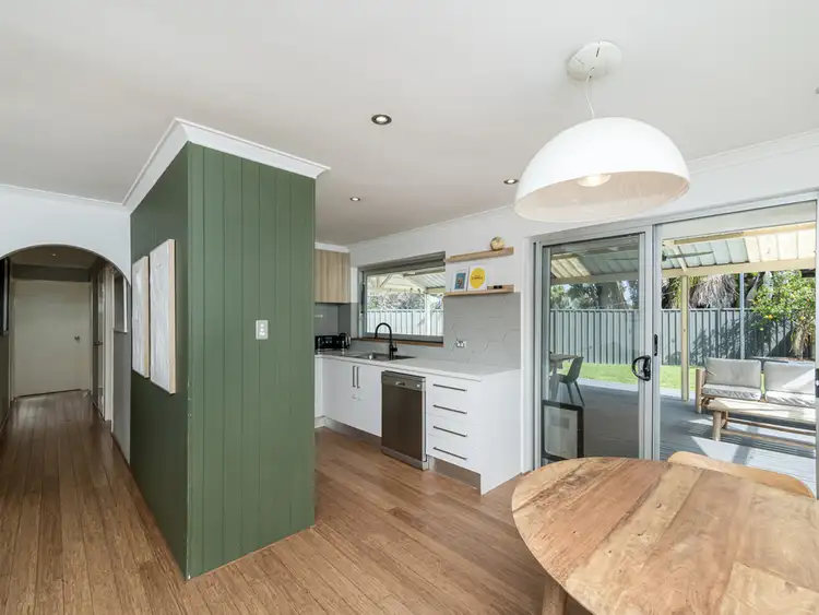1B Crown Court, Carine WA 6020
