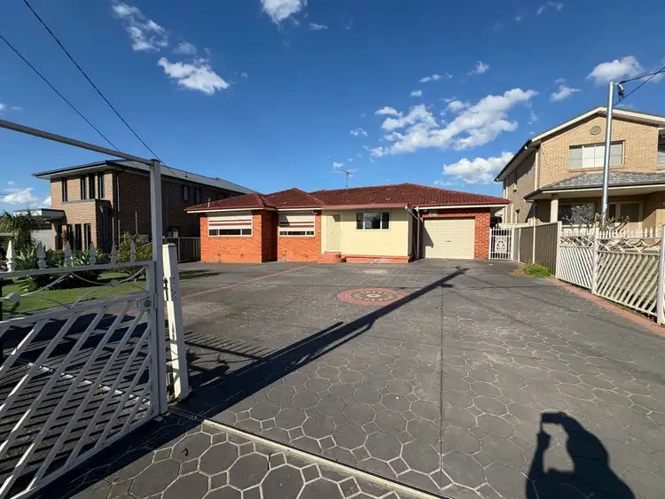 23 Allenby street, Canley Heights NSW 2166