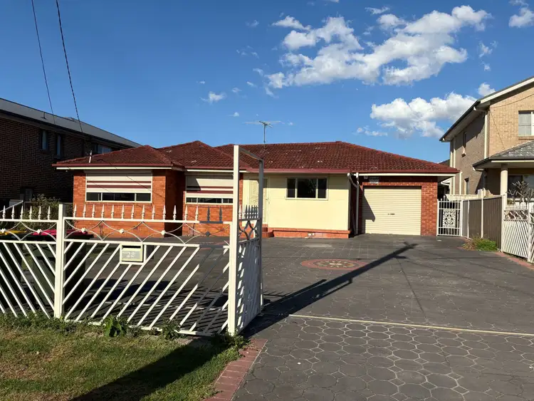 23 Allenby street, Canley Heights NSW 2166