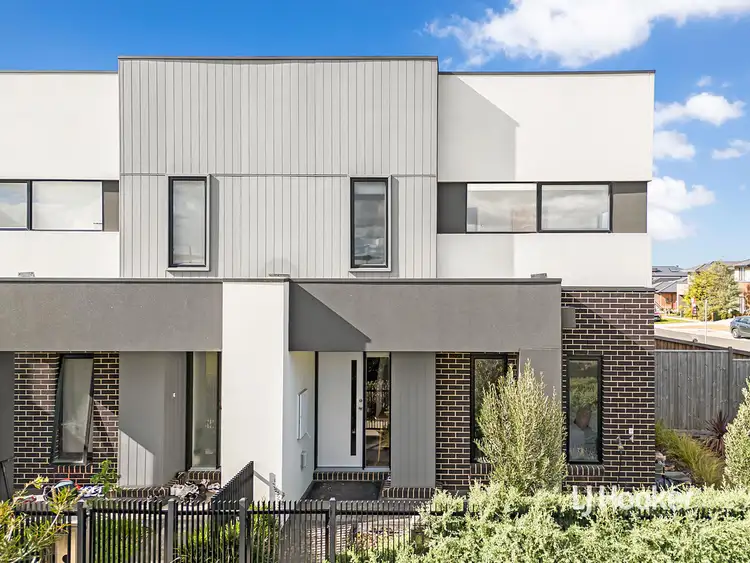 24 Palmerston Walk, Werribee VIC 3030