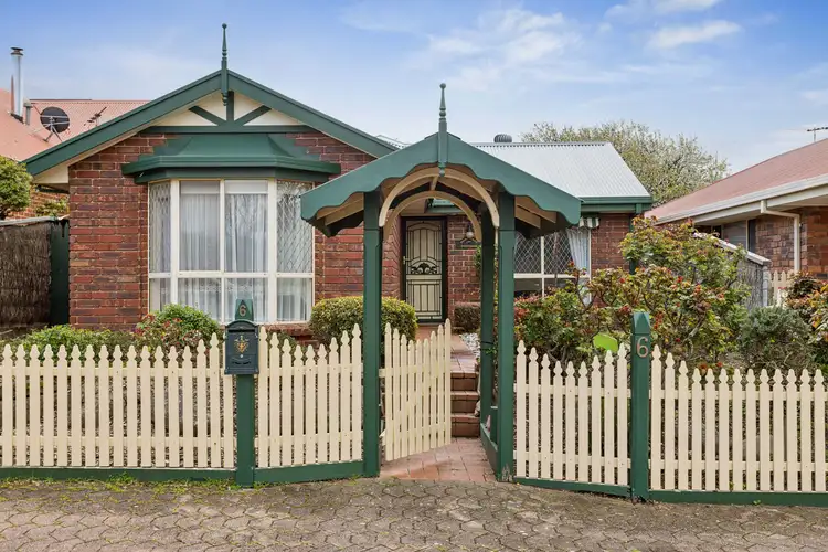 6 Hyde Park Lane, Wynn Vale SA 5127