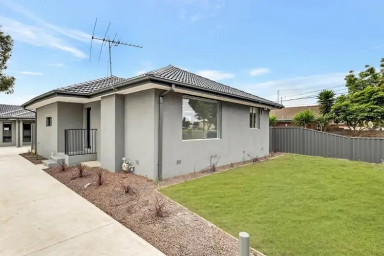 1/12 Silver Street, Werribee VIC 3030