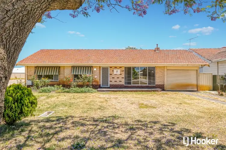 10 Wellington St, Queens Park WA 6107
