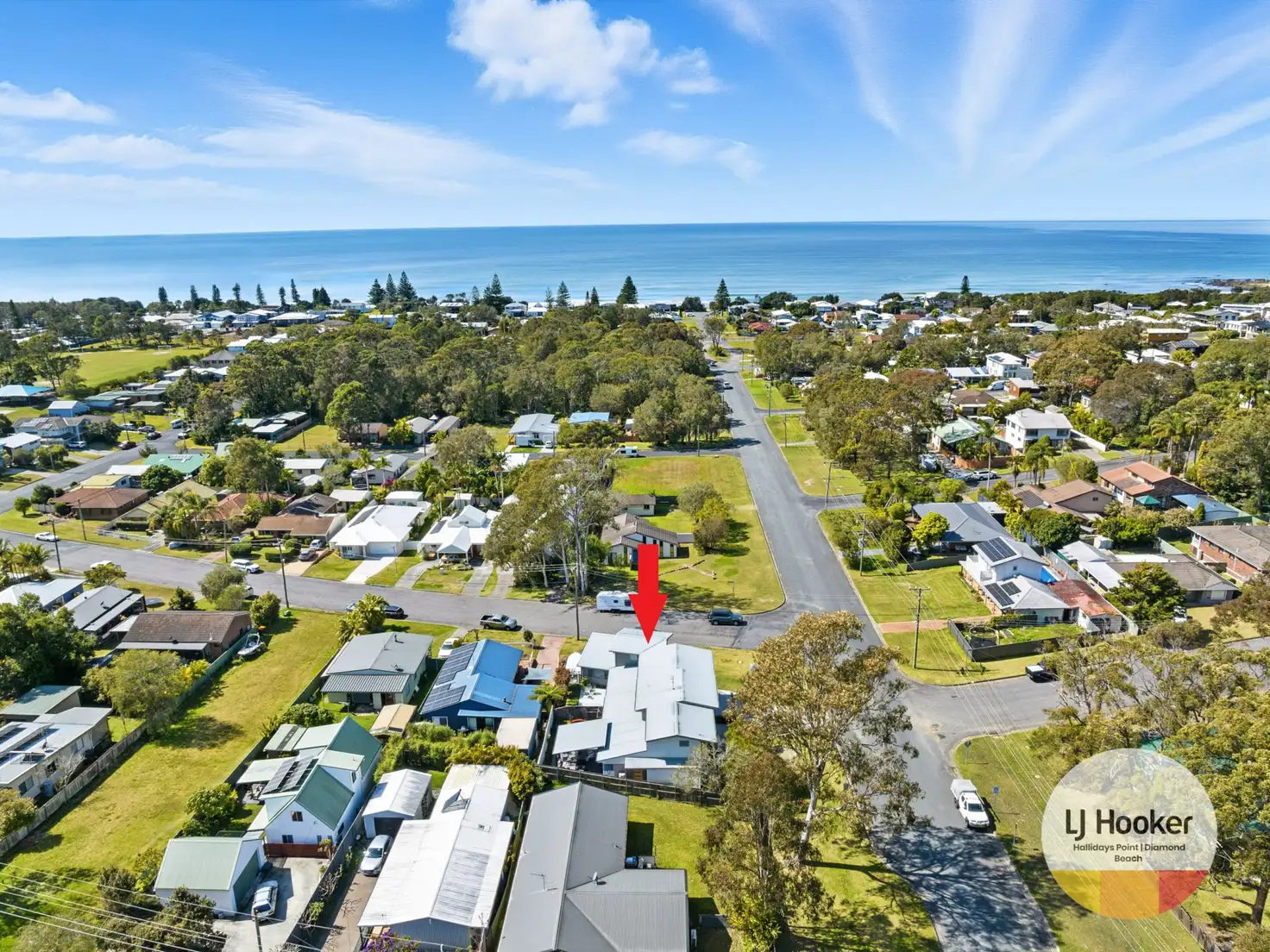 Main view of Homely townhouse listing, 2/2 Diamond Drive, Diamond Beach NSW 2430
