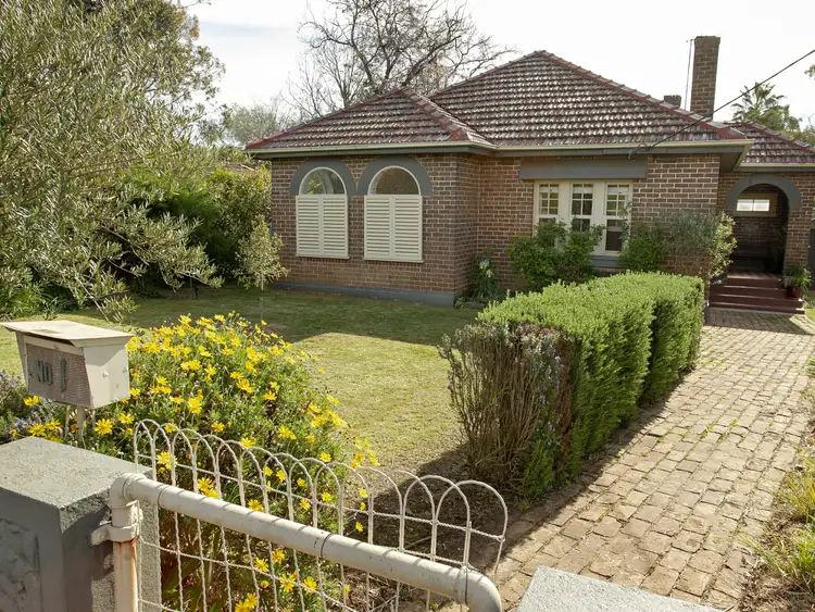 1 Lynch Street, Young NSW 2594