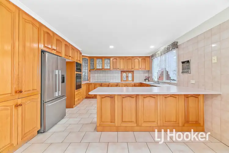 Fifth view of Homely house listing, 4 Reynolds Court, Endeavour Hills VIC 3802