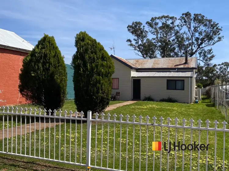 33 Forbes Street, Yeoval NSW 2868