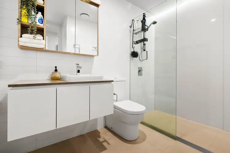 Sixth view of Homely unit listing, 21/2 Veryard Lane, Belconnen ACT 2617