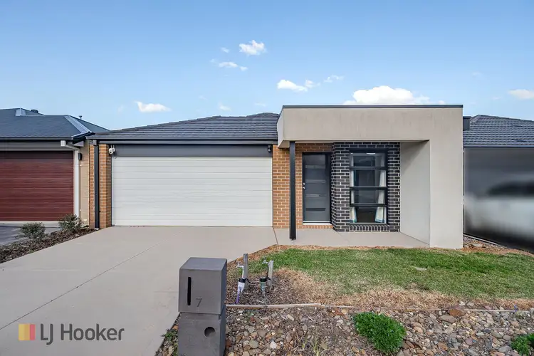 7 Celeste Street, Mickleham VIC 3064