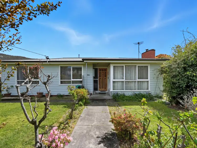 42 Beach Road, Snug TAS 7054