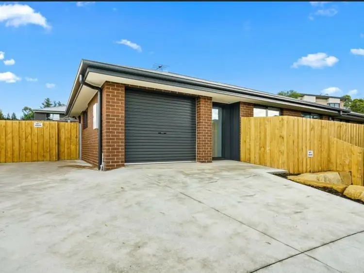 Villa 2/4 Pauls Road, Lindisfarne TAS 7015