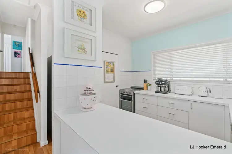 Seventh view of Homely house listing, 8 Julie Court, Emerald QLD 4720