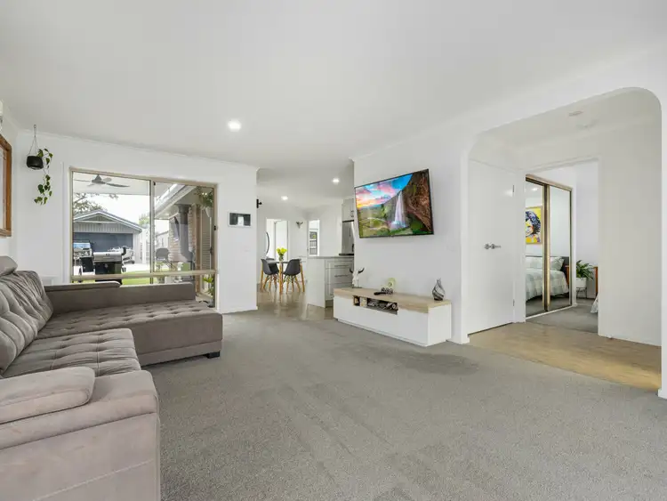 Fifth view of Homely house listing, 8 Reid Street, Bairnsdale VIC 3875