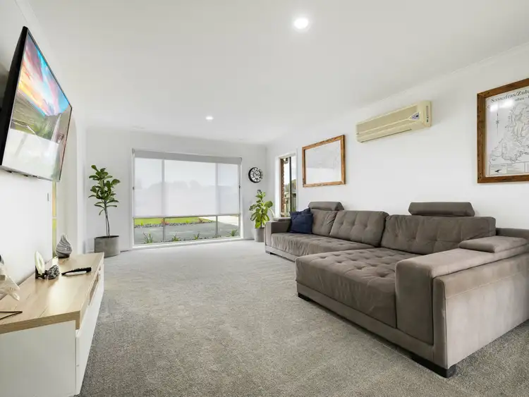 Sixth view of Homely house listing, 8 Reid Street, Bairnsdale VIC 3875