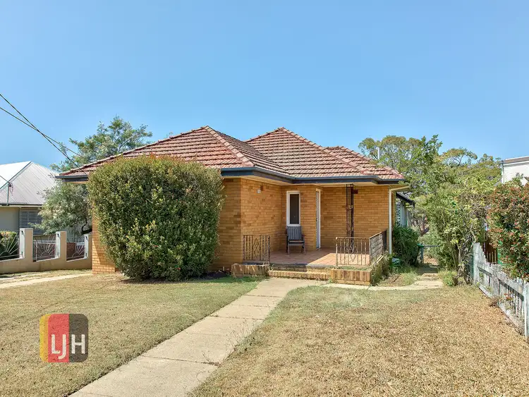 27 Dawn Street, Kedron QLD 4031