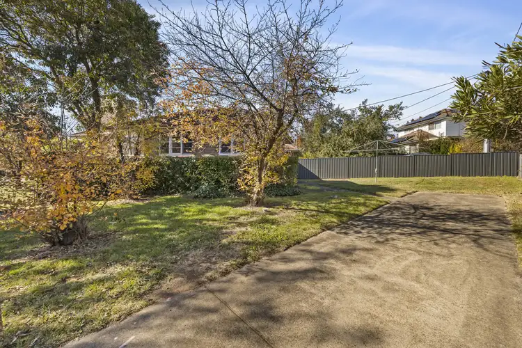 1 Gormanston Crescent, Deakin ACT 2600