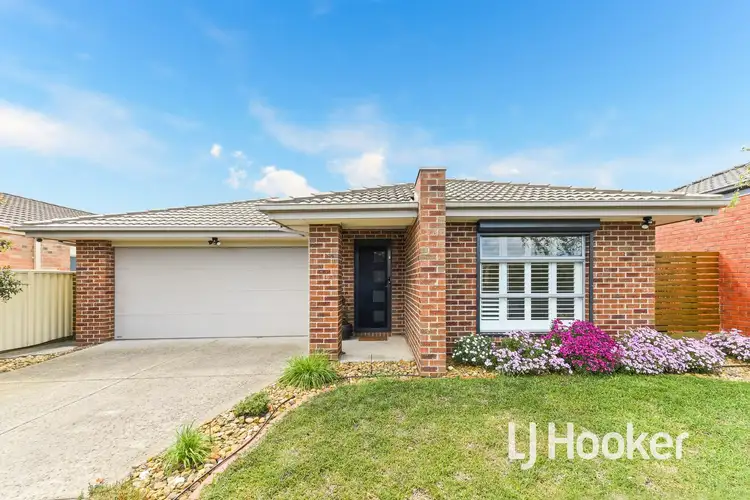 119 Blue Horizons Way, Pakenham VIC 3810