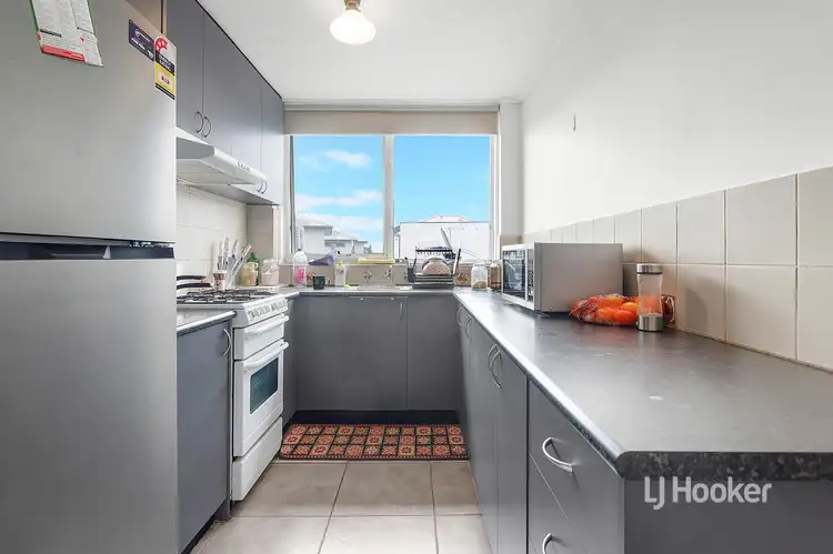 Fourth view of Homely apartment listing, 13/10 Heather Avenue, Brooklyn VIC 3012