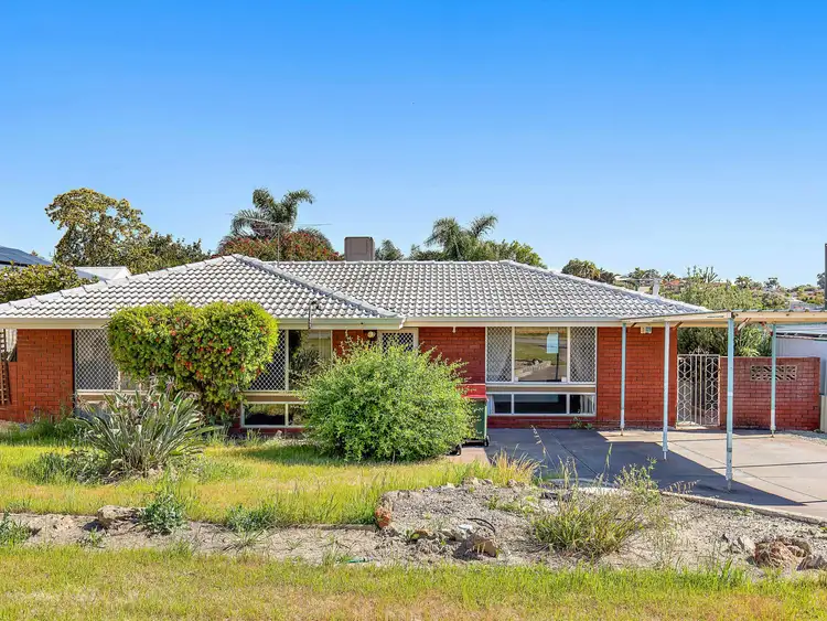 18 Morrit Way, Parmelia WA 6167