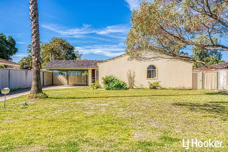 8 Wandarra Cl, Karawara WA 6152