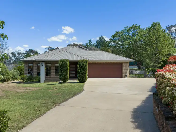 18 Nuthall Crescent, Young NSW 2594