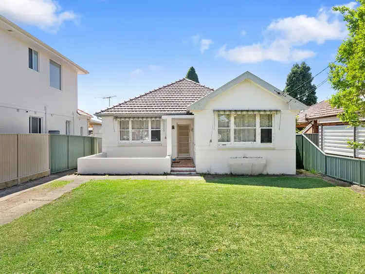 6 Booragul Street, Beverly Hills NSW 2209
