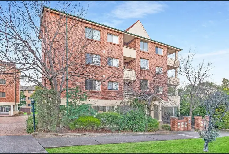 2/11 Oxford Street, Blacktown NSW 2148