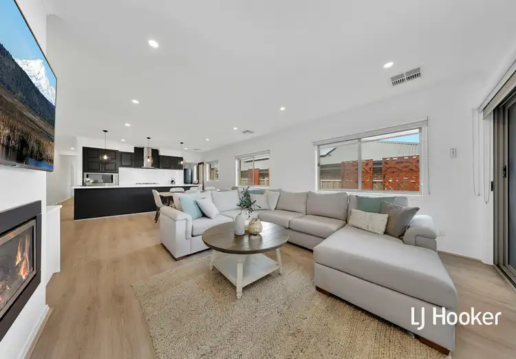 Fifth view of Homely house listing, 15 Periwinkle Crescent, Wallan VIC 3756