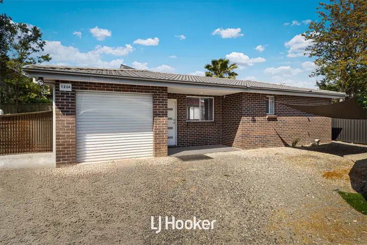 123A Fitzwilliam Road, Toongabbie NSW 2146