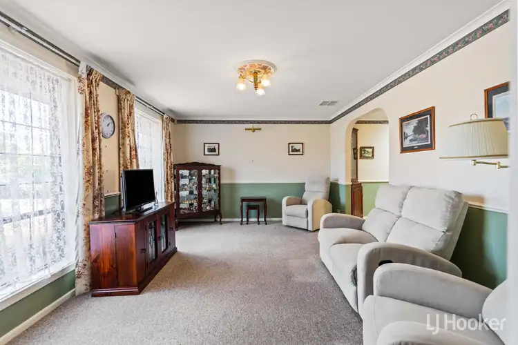 Fifth view of Homely house listing, 8 Jedna Close, Craigmore SA 5114
