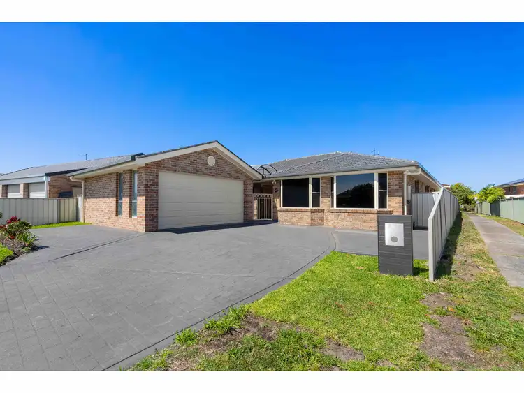 13 Victoria Place, Forster NSW 2428