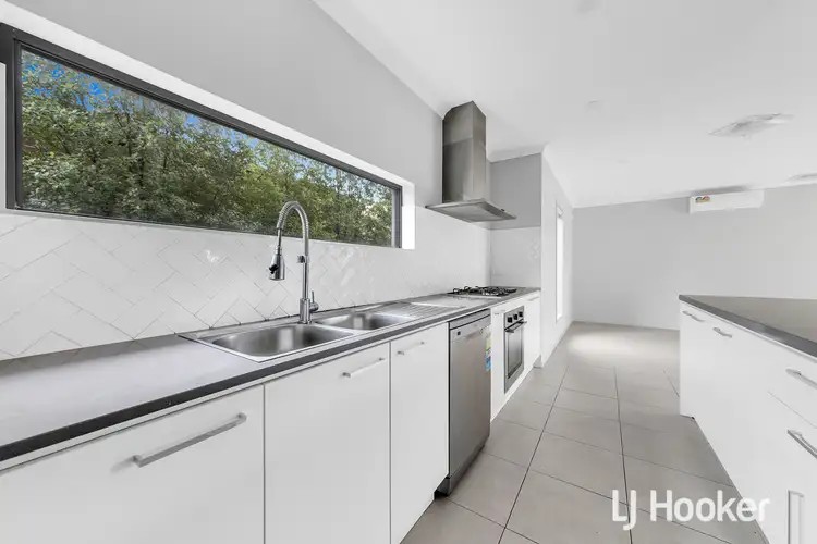 Fifth view of Homely house listing, 6 Garrard Crescent, Clyde VIC 3978