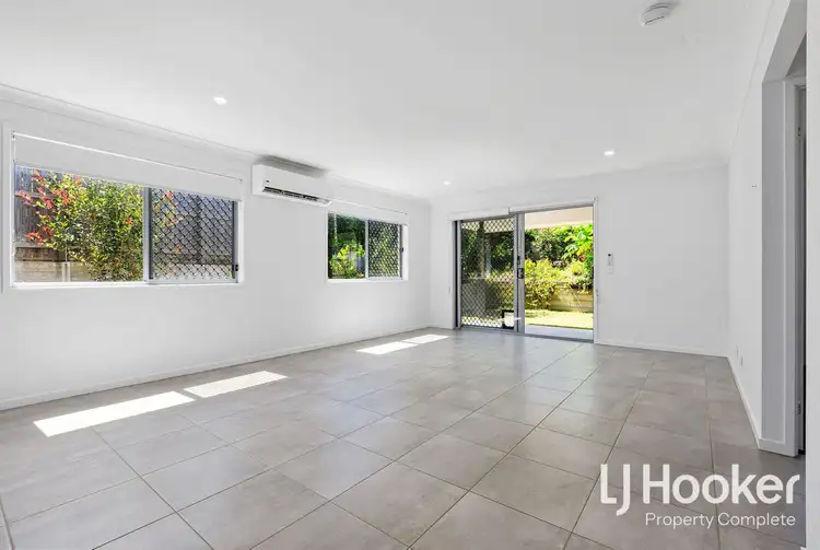 4 Isla Street, Park Ridge QLD 4125