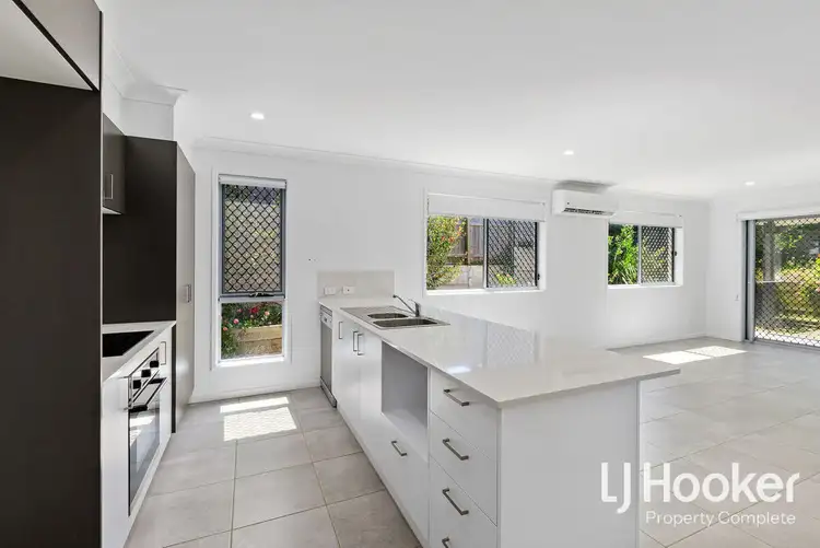 4 Isla Street, Park Ridge QLD 4125