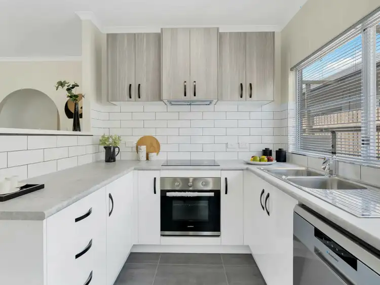 2/345 Mayers Street, Edge Hill QLD 4870