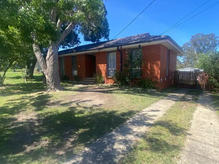 16 Village Drive, Hampton Park VIC 3976