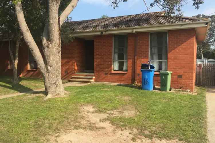 16 Village Drive, Hampton Park VIC 3976