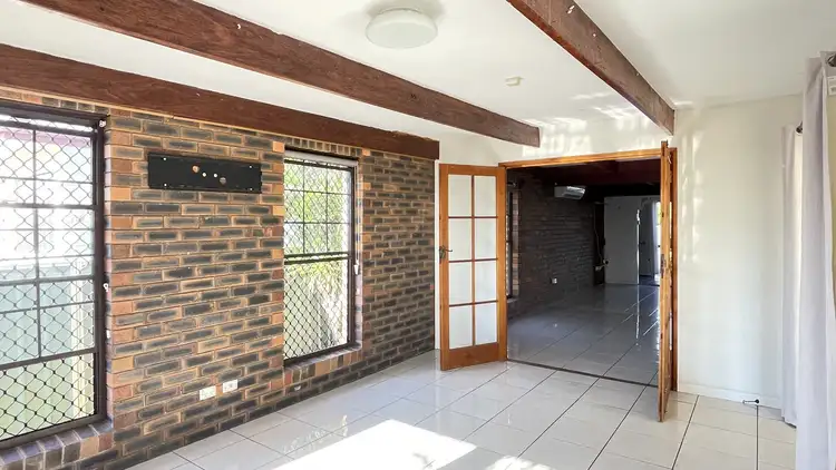 14 Pine Street, Hillcrest QLD 4118