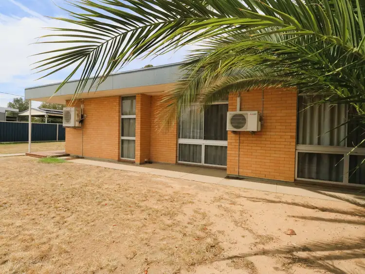 2 Nightingale Street, Roma QLD 4455