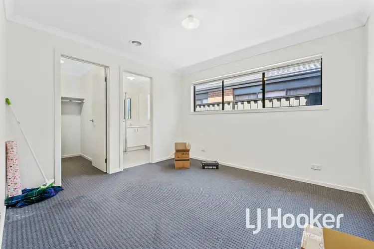 Second view of Homely house listing, 21 Expedition Circuit, Pakenham VIC 3810