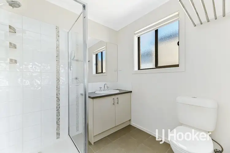 Second view of Homely house listing, 40 Edenbrook Circuit, Pakenham VIC 3810
