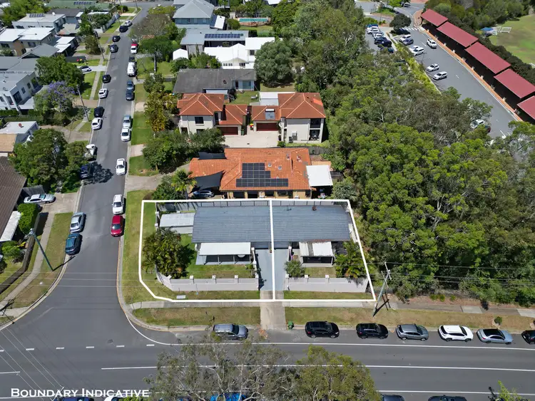 1 & 2/8 Brolga Avenue