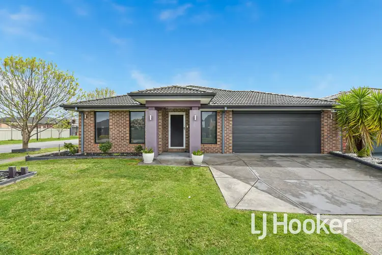 11 Creekview Avenue, Pakenham VIC 3810