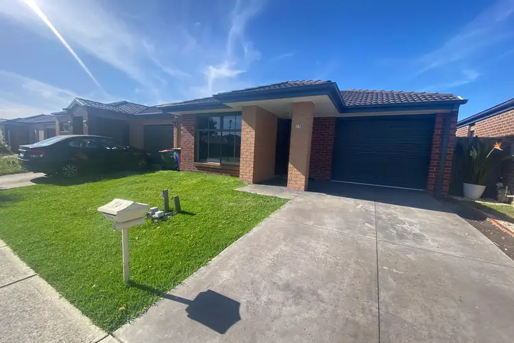 19 Challenger Circuit, Cranbourne East VIC 3977
