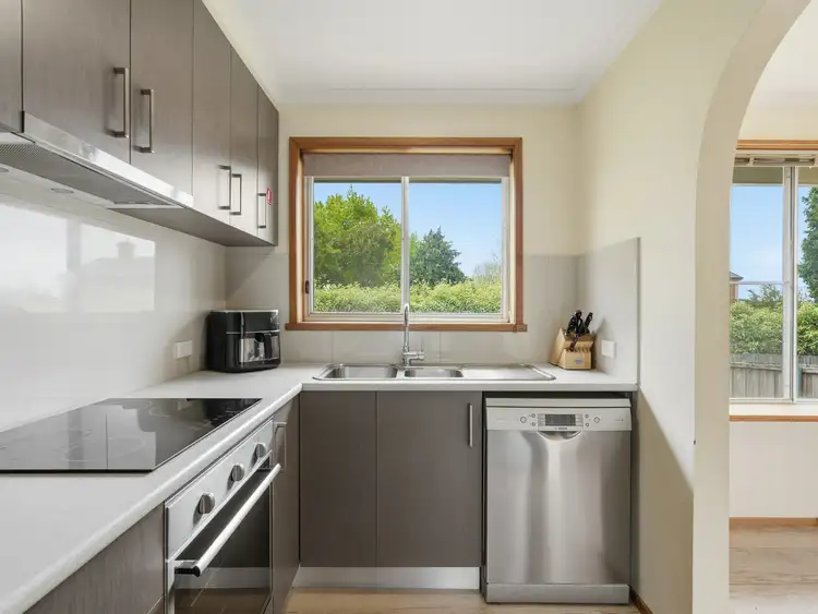 Fourth view of Homely villa listing, 2/13A Lansdowne Crescent, West Hobart TAS 7000