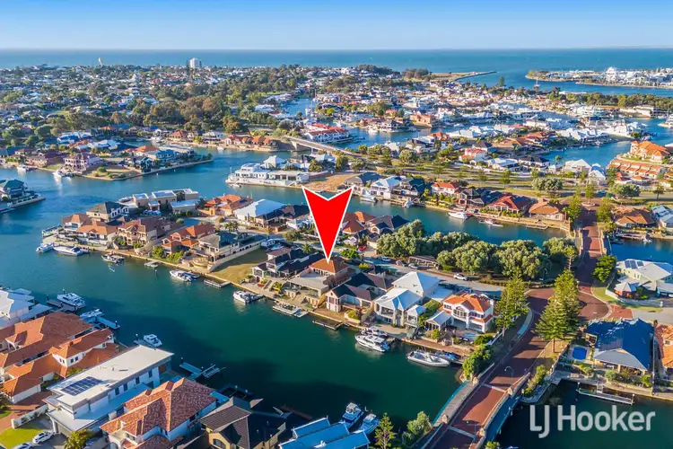 Second view of Homely house listing, 19 Picaroon Place, Halls Head WA 6210