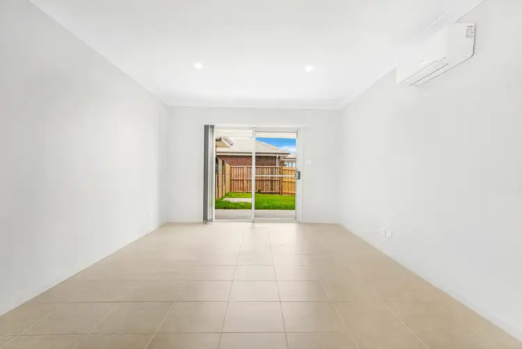 Third view of Homely semi-detached listing, 2/31 Guthrie Crescent, Thornton NSW 2322