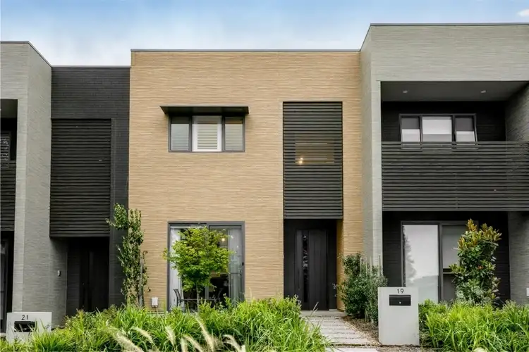 19 Fairbank Drive, Gledswood Hills NSW 2557